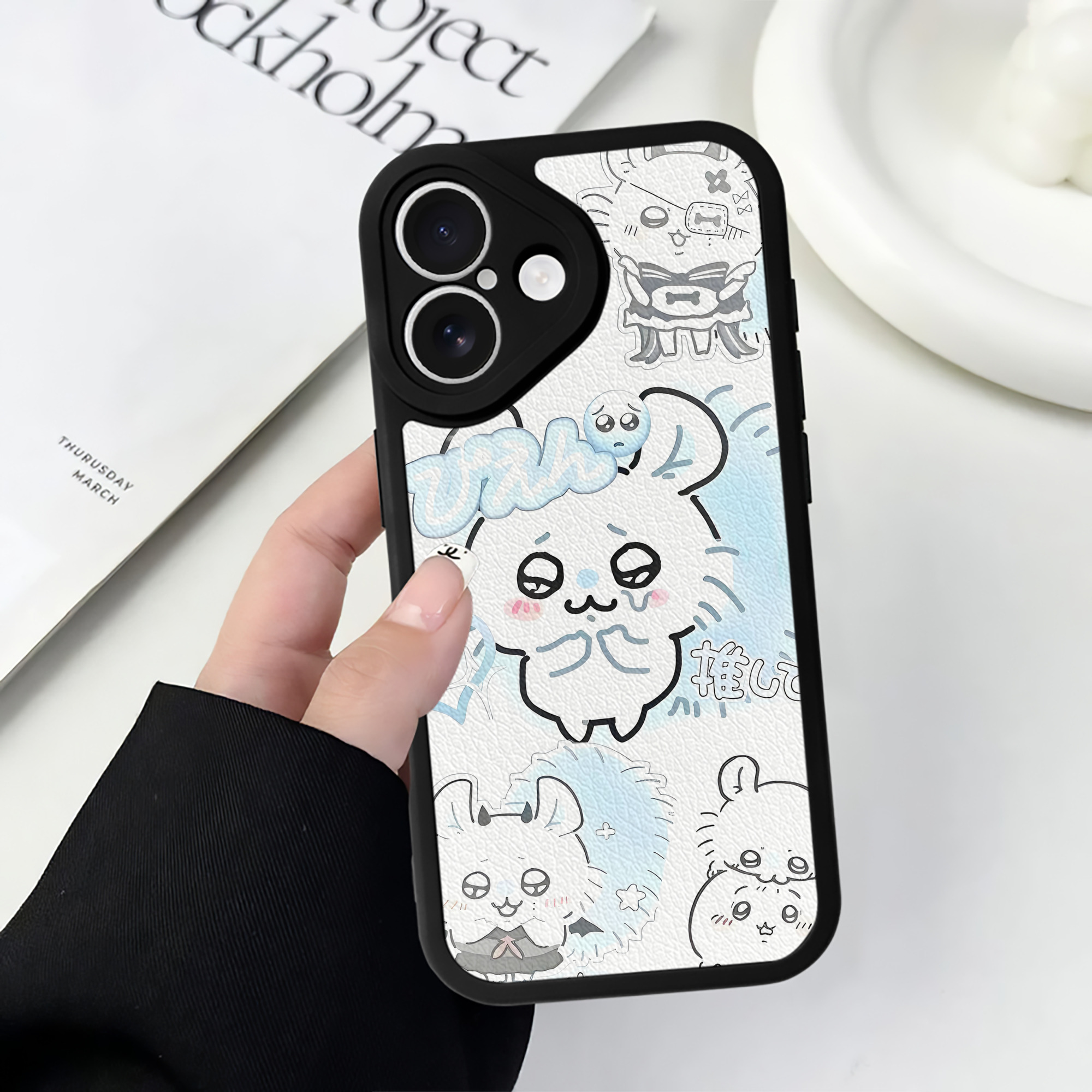 （画像用） ちいかわ Chii-kawa 【iPhone 16シリーズ対応】シリコンスマホケース（レザー調） 材質：シリコン